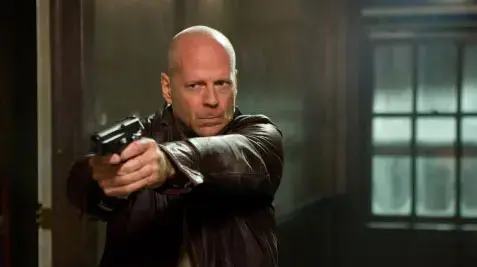 מתוך הסרט מת לחיות 4  Live Free or Die Hard