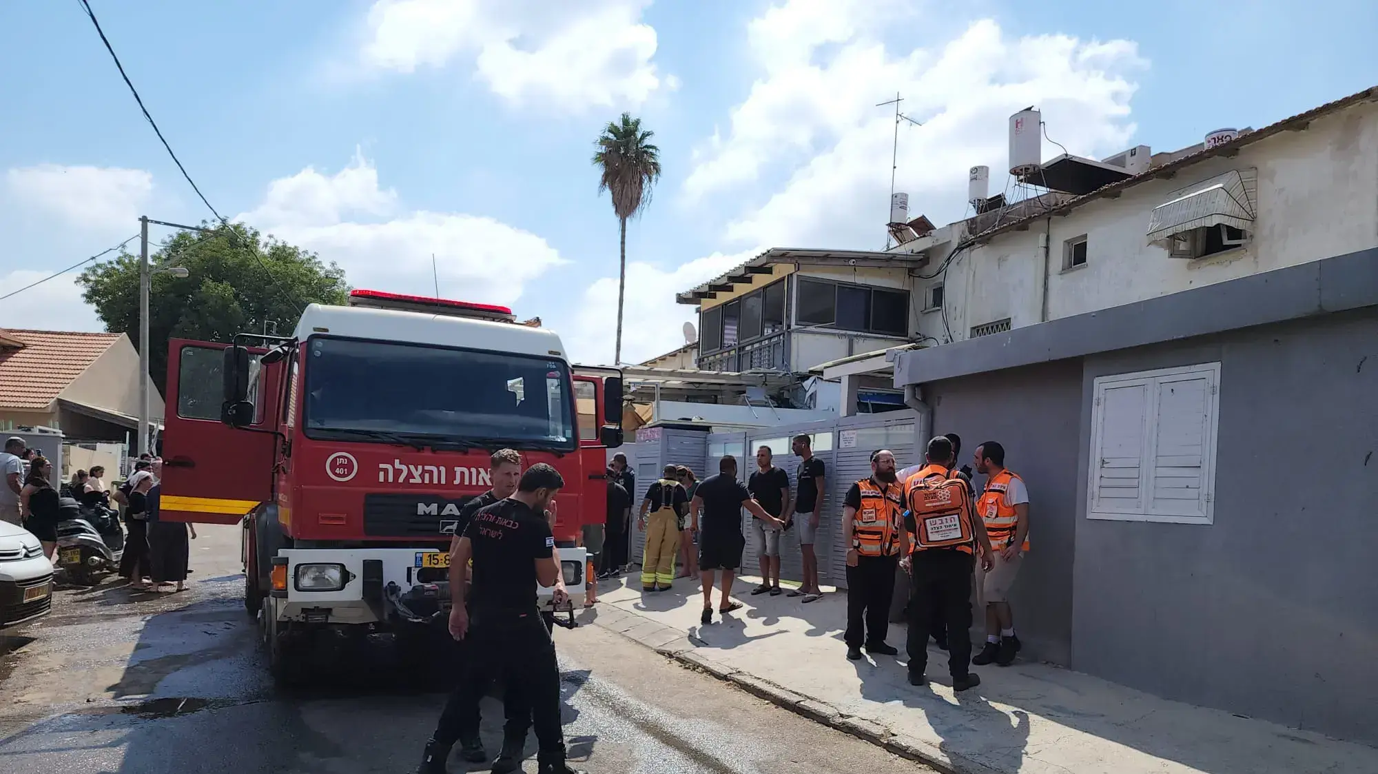 שריפה בבית ברחוב ברב אלימלך נויפלד בנתניה, 1 באוגוסט 2022 שריפה בבית ברחוב ברב אלימלך נויפלד בנתניה, 1 באוגוסט 2022