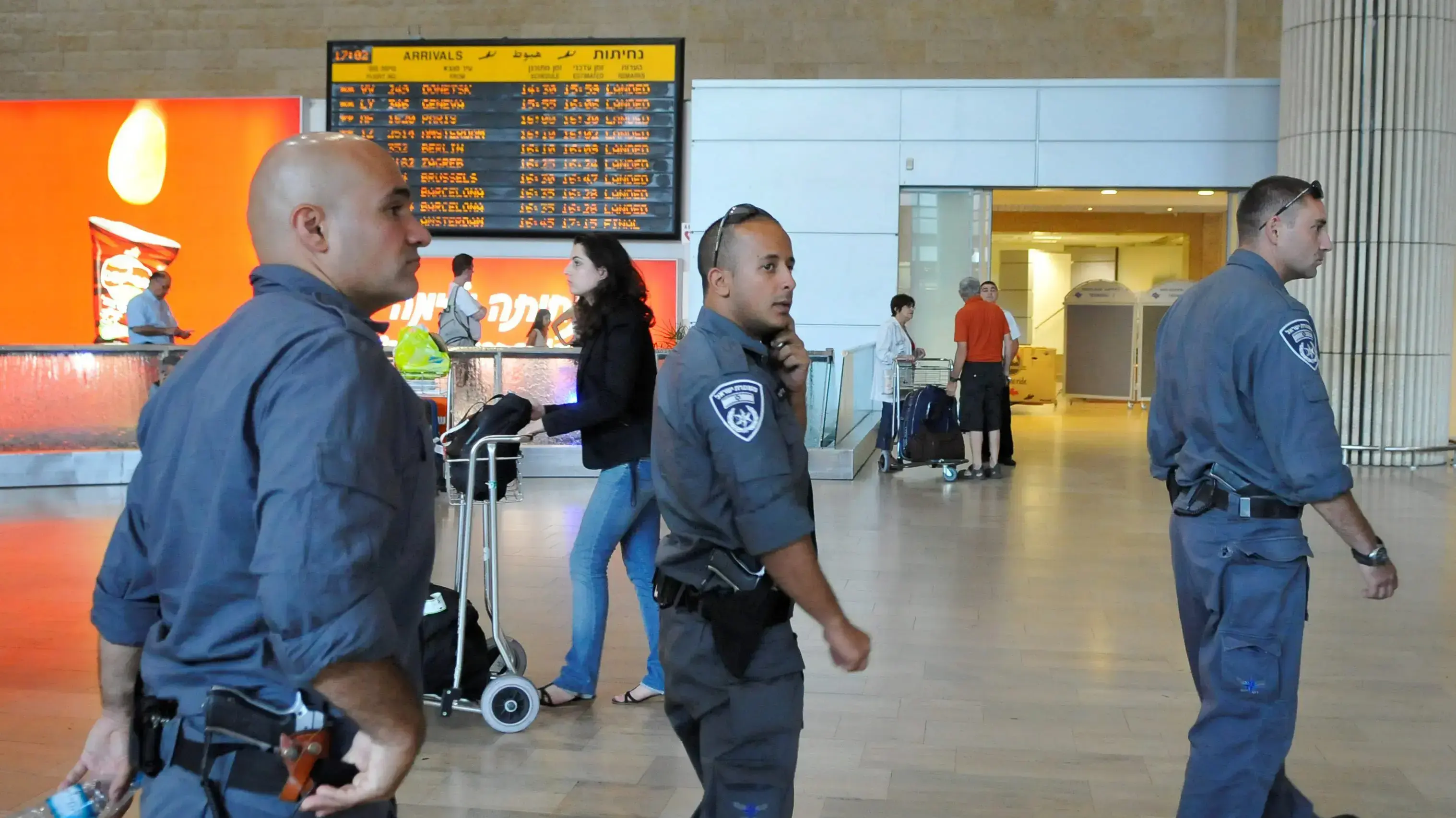 שוטרים בנתב"ג שוטרים בנתב"ג