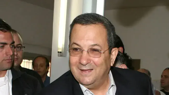 אהוד ברק בפריימריז למפלגת העבודה בסניף של גבעתיים