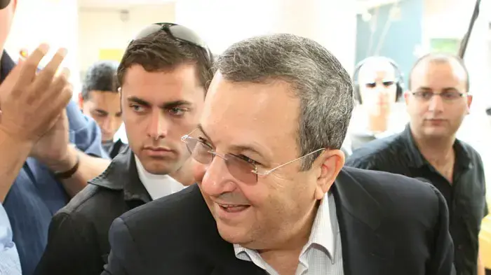 אהוד ברק בפריימריז למפלגת העבודה בסניף של גבעתיים אהוד ברק בפריימריז למפלגת העבודה בסניף של גבעתיים