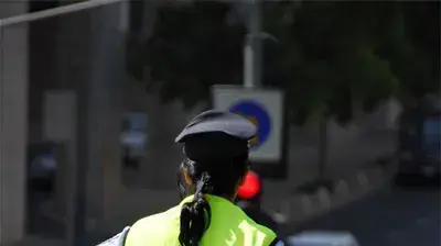 שוטרת תנועה שוטרת תנועה