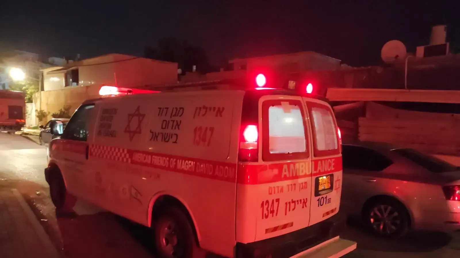 אמבולנס בלילה, רמלה. 28 באוגוסט אמבולנס בלילה, רמלה. 28 באוגוסט