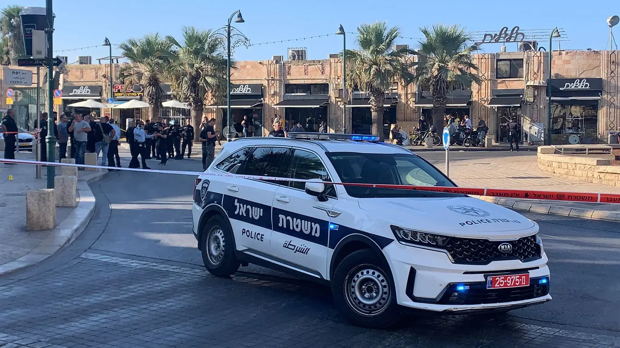נעצר שוהה בלתי חוקי שהחזיק רובה סער מסוג קלאצ'ניקוב ושני מטעני צינור, ככיר השעון יפו, 8 בספטמבר 2022 נעצר שוהה בלתי חוקי שהחזיק רובה סער מסוג קלאצ'ניקוב ושני מטעני צינור, ככיר השעון יפו, 8 בספטמבר 2022