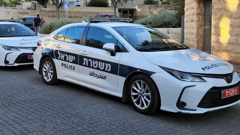 ניידת משטרה ניידת משטרה
