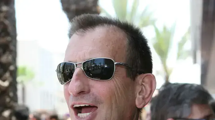 רון חולדאי במצעד הגאווה בתל אביב 2007 רון חולדאי במצעד הגאווה בתל אביב 2007