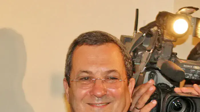 אהוד ברק בנאום הנצחון בבית מפלגת העבודה אהוד ברק בנאום הנצחון בבית מפלגת העבודה