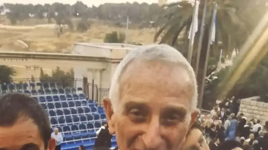 אביב קרניאל מקבל תואר דוקטור אביב קרניאל מקבל תואר דוקטור