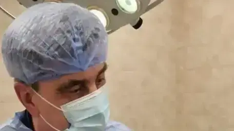 חייל אוקראיני עבר ניתוח להוצאת רימון שלא התפוצץ מהחזה שלו חייל אוקראיני עבר ניתוח להוצאת רימון שלא התפוצץ מהחזה שלו
