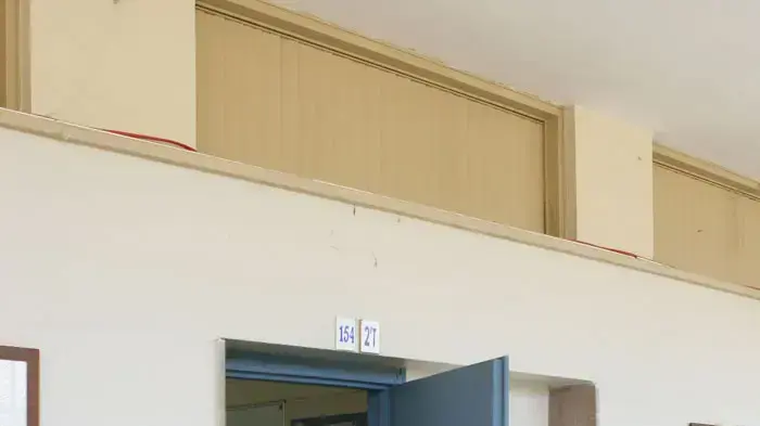 דלת כניסה לאחת מכיתות הגימנסיה הרצליה דלת כניסה לאחת מכיתות הגימנסיה הרצליה
