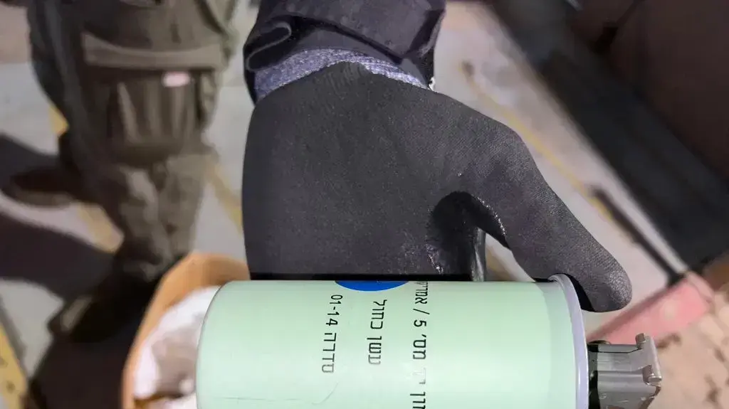 המשטרה עצרה חשוד עם 90 אבוקות ו-24 רימונים לשימוש בדרבי התל אביבי המשטרה עצרה חשוד עם 90 אבוקות ו-24 רימונים לשימוש בדרבי התל אביבי