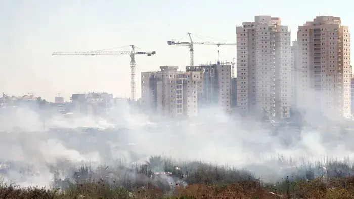 שריפה באזור תעשיה סגולה פ"ת שריפה באזור תעשיה סגולה פ"ת