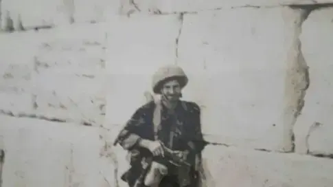 זאב פרנס, משחרר הכותל נחשד בהעלמת הכנסות בשווי מיליוני שקלים 28 בפברואר 2022 זאב פרנס, משחרר הכותל נחשד בהעלמת הכנסות בשווי מיליוני שקלים 28 בפברואר 2022