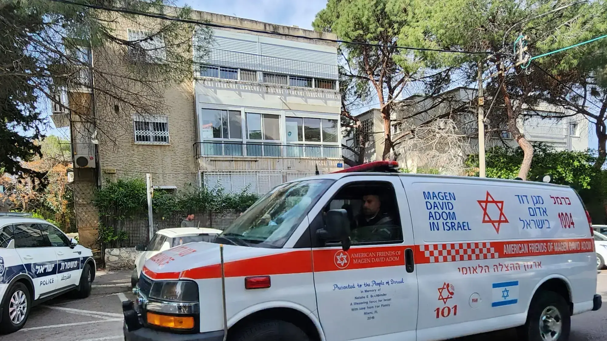 אמבולנס, זירת רצח של אישה בת 31 בחיפה. 17 במרץ 2023