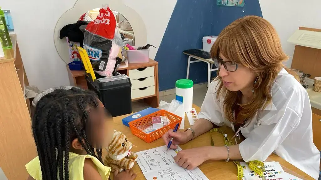 "בית חולים לבובים שובבים" של צוות החינוך של במרכז הרפואי העמק "בית חולים לבובים שובבים" של צוות החינוך של במרכז הרפואי העמק