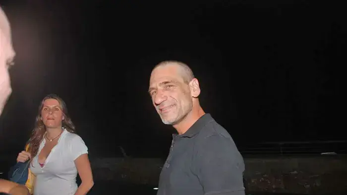 אלון אבוטבול דופק צדודית בפרימיירה של הסרט "אצבע אלוהים" אלון אבוטבול דופק צדודית בפרימיירה של הסרט "אצבע אלוהים"