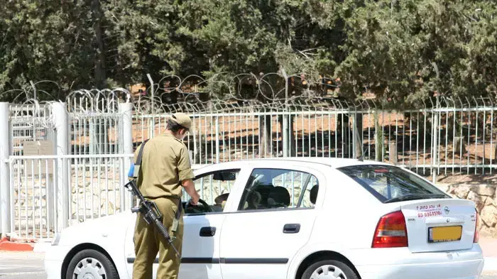 חייל במחסום חייל במחסום