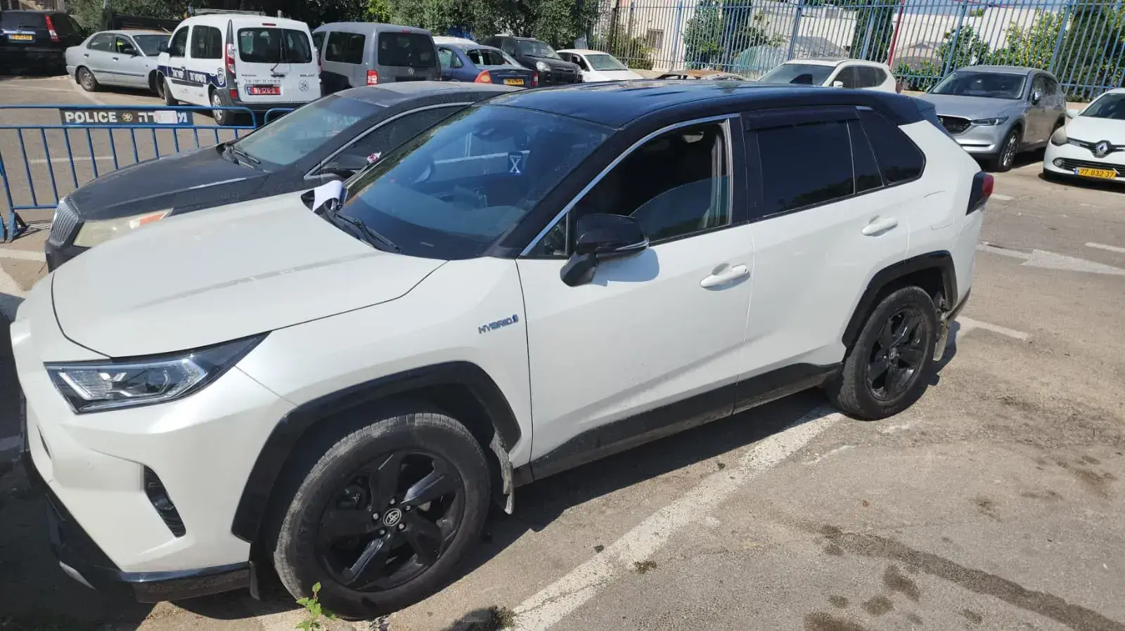 אחד מהרכבים שנגנבו על ידי החשודים אחד מהרכבים שנגנבו על ידי החשודים
