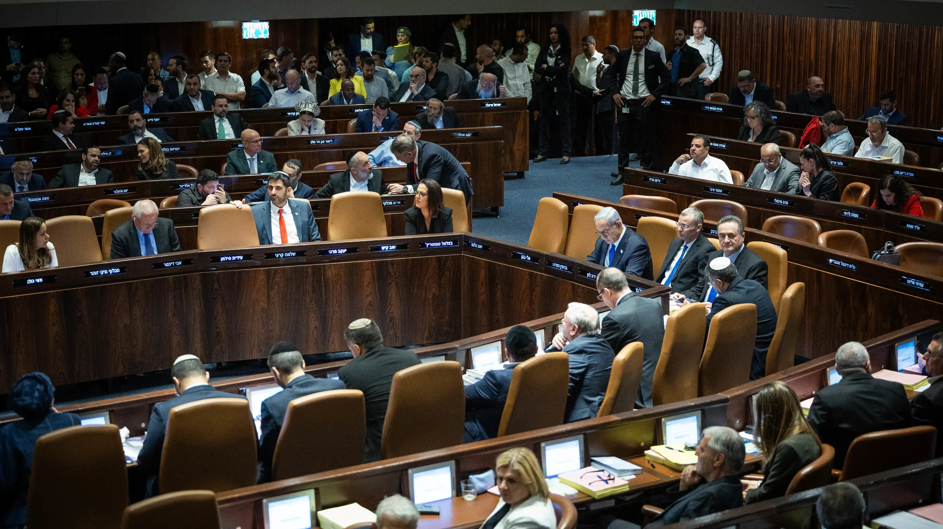 חברי הקואליציה במליאת הכנסת לקראת ההצבעה על ביטול חוק עילת הסבירות 24 ביולי 2023 חברי הקואליציה במליאת הכנסת לקראת ההצבעה על ביטול חוק עילת הסבירות 24 ביולי 2023