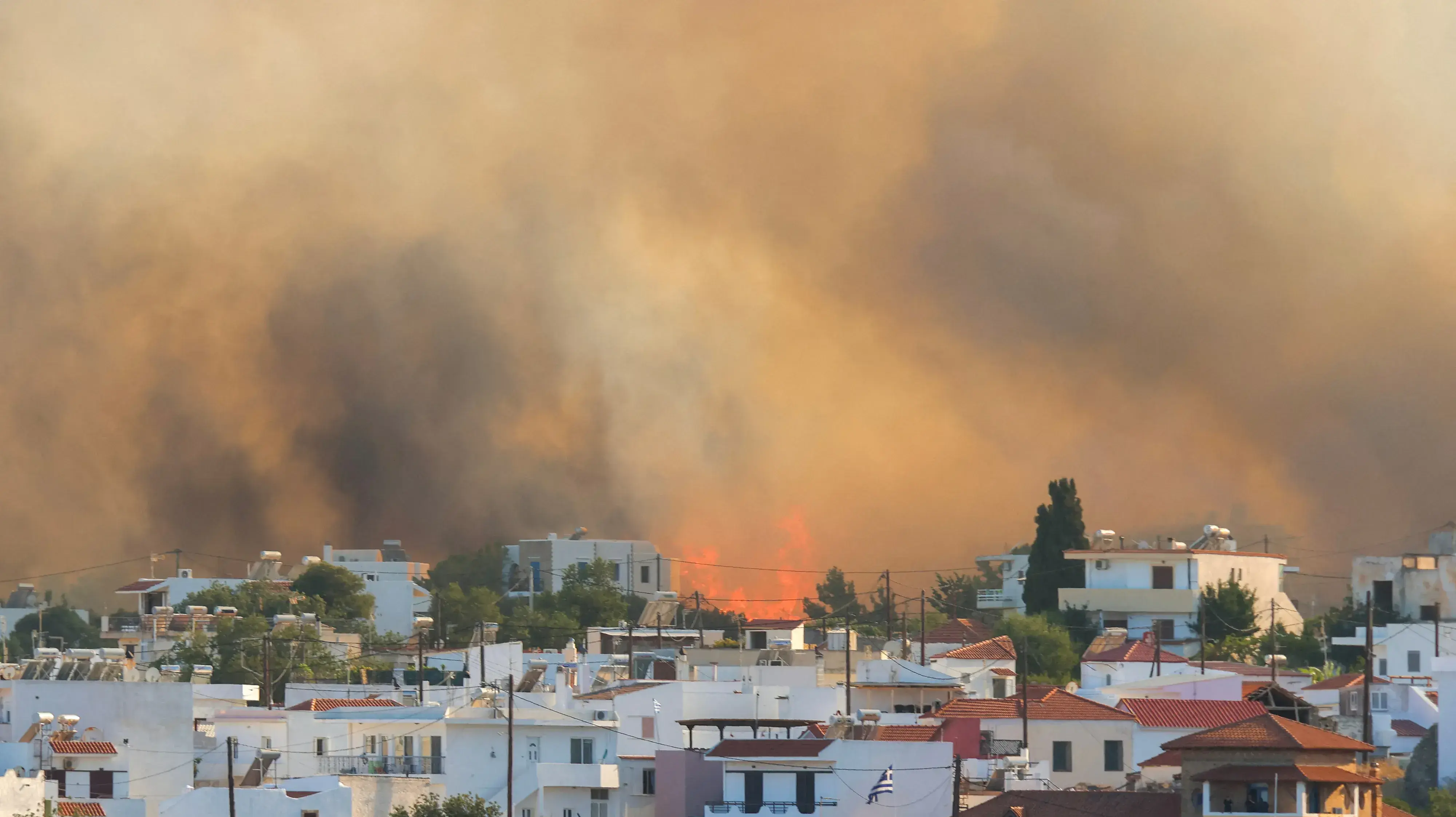 שריפה באי רודוס ביוון, 25.7.23 שריפה באי רודוס ביוון, 25.7.23