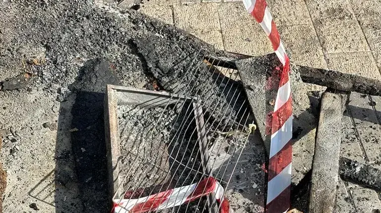 מחוסר דיור שאף עשן בשריפה, מצבו קשה. 9 באוגוסט 2023 מחוסר דיור שאף עשן בשריפה, מצבו קשה. 9 באוגוסט 2023