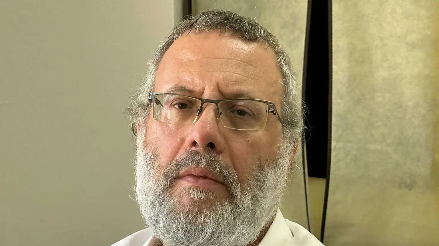 אליהו גרוסברד, תושב ירושלים החשוד בפגיעה מינית בקטינים. 15 באוגוסט 2023 אליהו גרוסברד, תושב ירושלים החשוד בפגיעה מינית בקטינים. 15 באוגוסט 2023