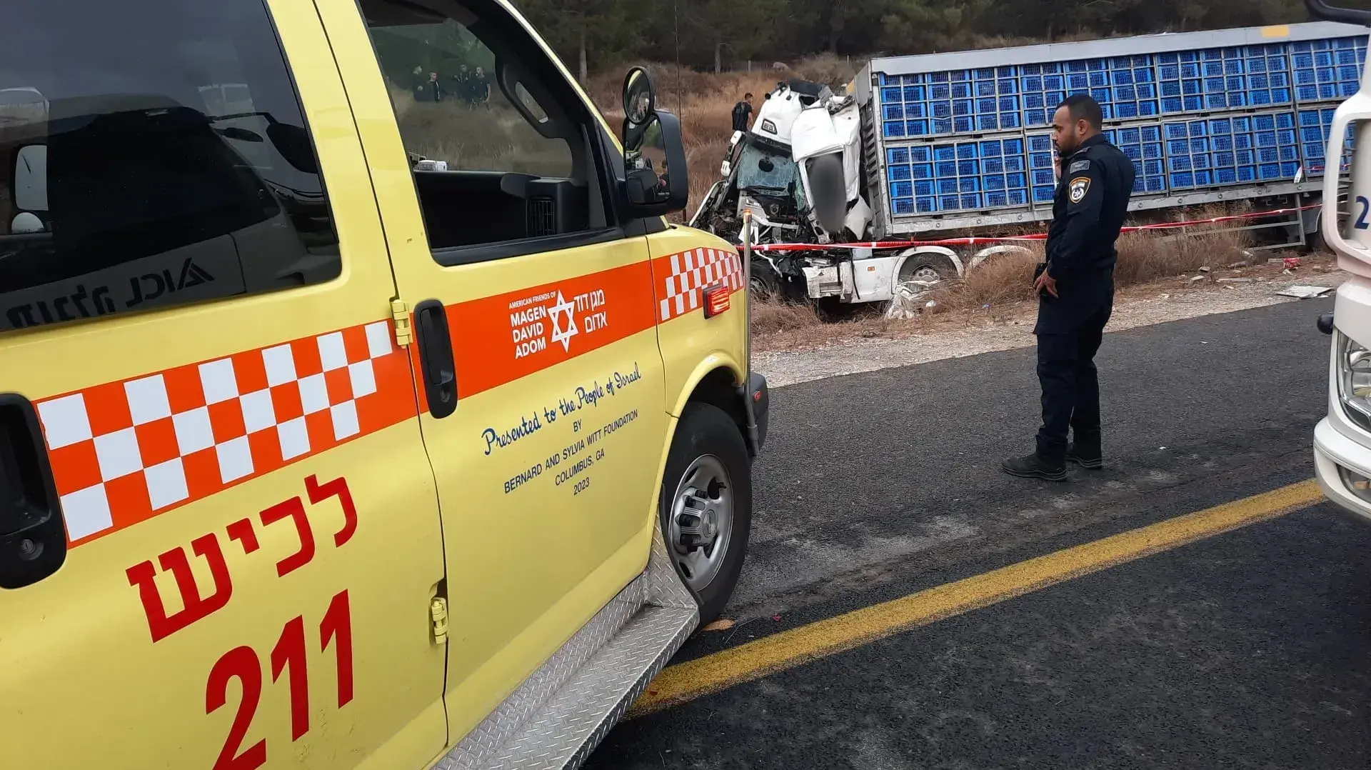 תאונת דרכים בין 3 משאיות בכביש 6 סמוך למחלף קריית גת, 13 בספטמבר 2023 תאונת דרכים בין 3 משאיות בכביש 6 סמוך למחלף קריית גת, 13 בספטמבר 2023