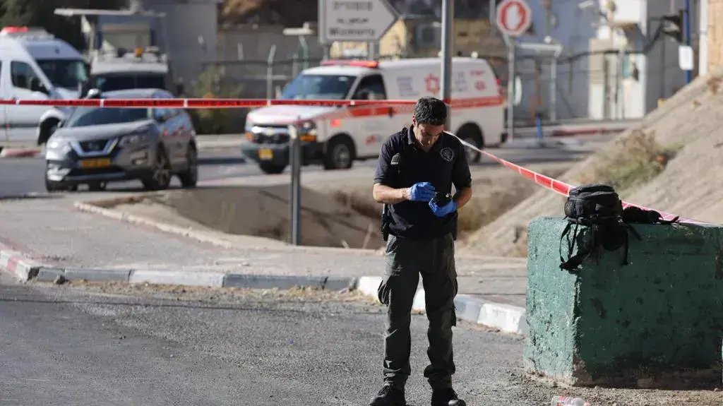 ניסיון פיגוע דקירה במחסום מזמוריה סמוך לירושלים ניסיון פיגוע דקירה במחסום מזמוריה סמוך לירושלים