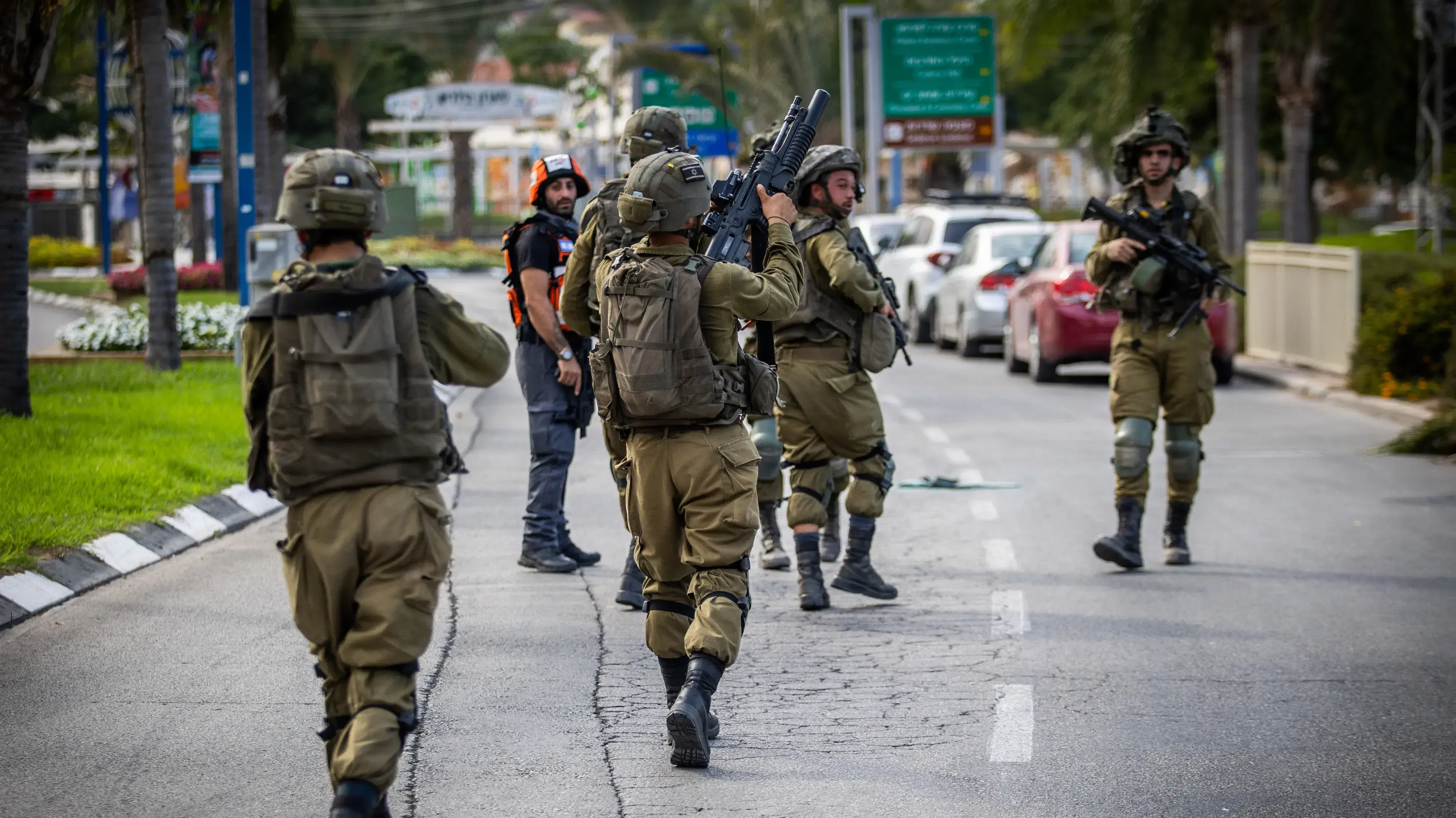 כוחות בעיר שדרות- יום הלחימה השני במלחמת חרבות הברזל כוחות בעיר שדרות- יום הלחימה השני במלחמת חרבות הברזל