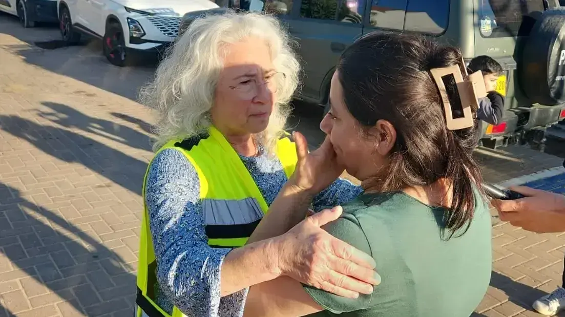 מחזיקים עמוק בנפשם את הכלים להתמודדות. קשישים בימי מלחמה מחזיקים עמוק בנפשם את הכלים להתמודדות. קשישים בימי מלחמה