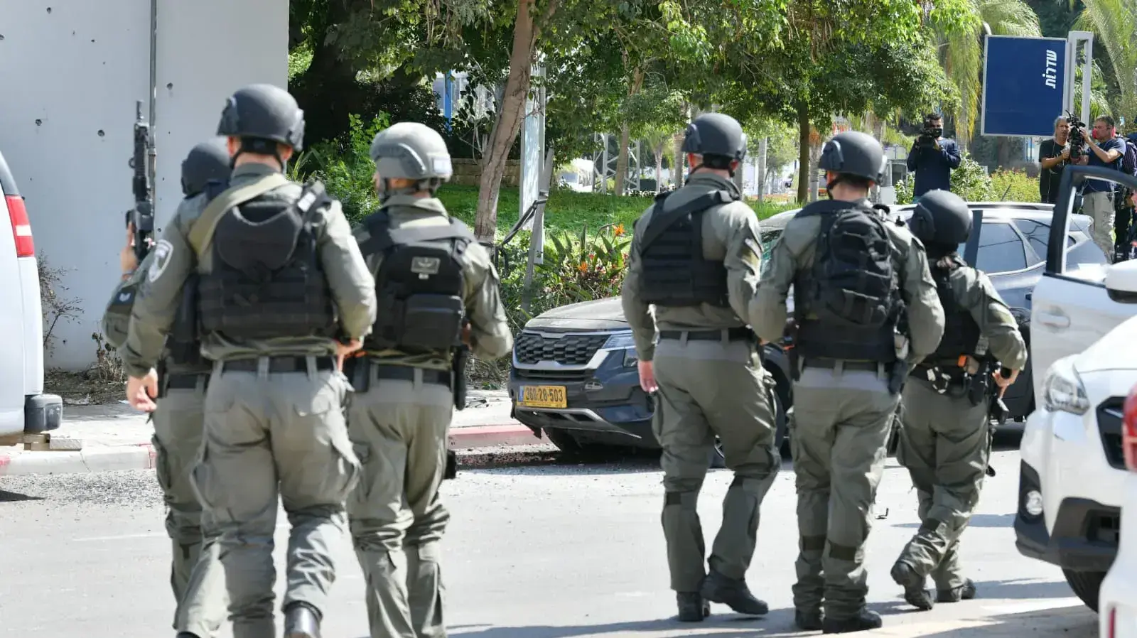 חיילים ולוחמים, זירת נפילת רקטה, תחנת מד"א שדרות, 12 באוקטובר 2023