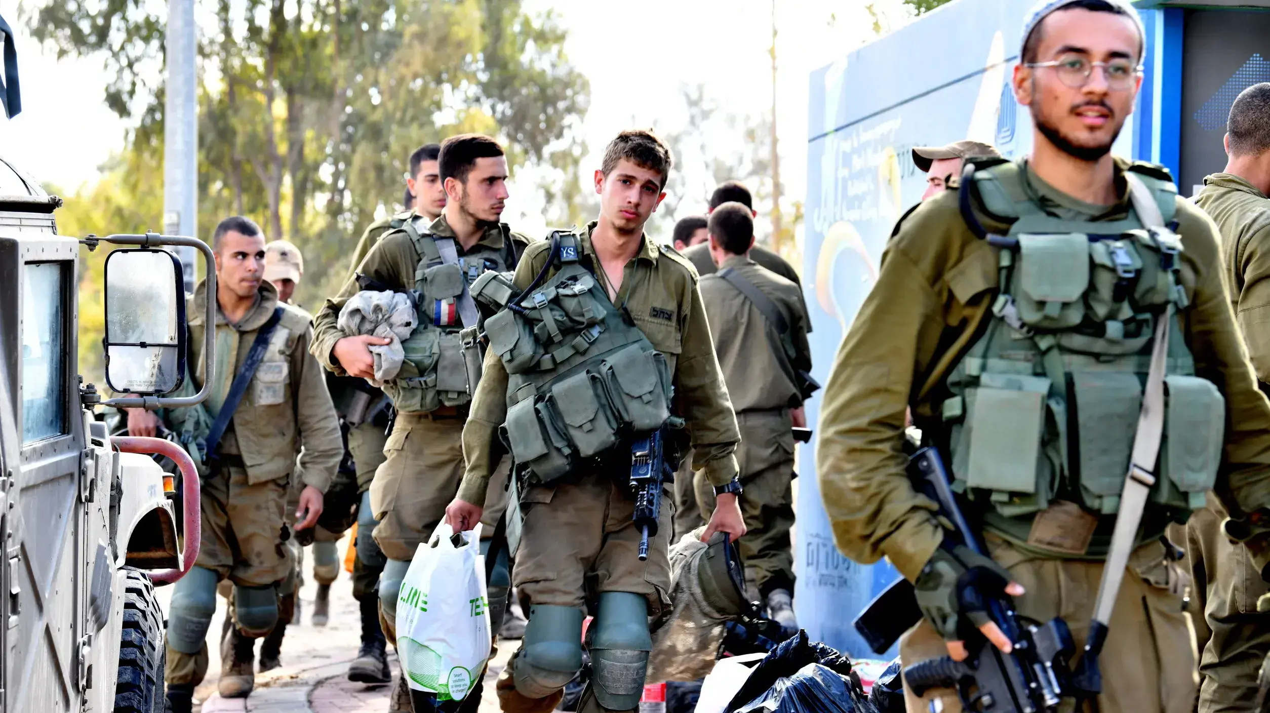 הזכרון הקולקטיבי הלאומי שלנו נצרב בסיפורי גבורה שלנצח ילוו אותנו. חיילים יוצאים להגן על מדינת ישראל