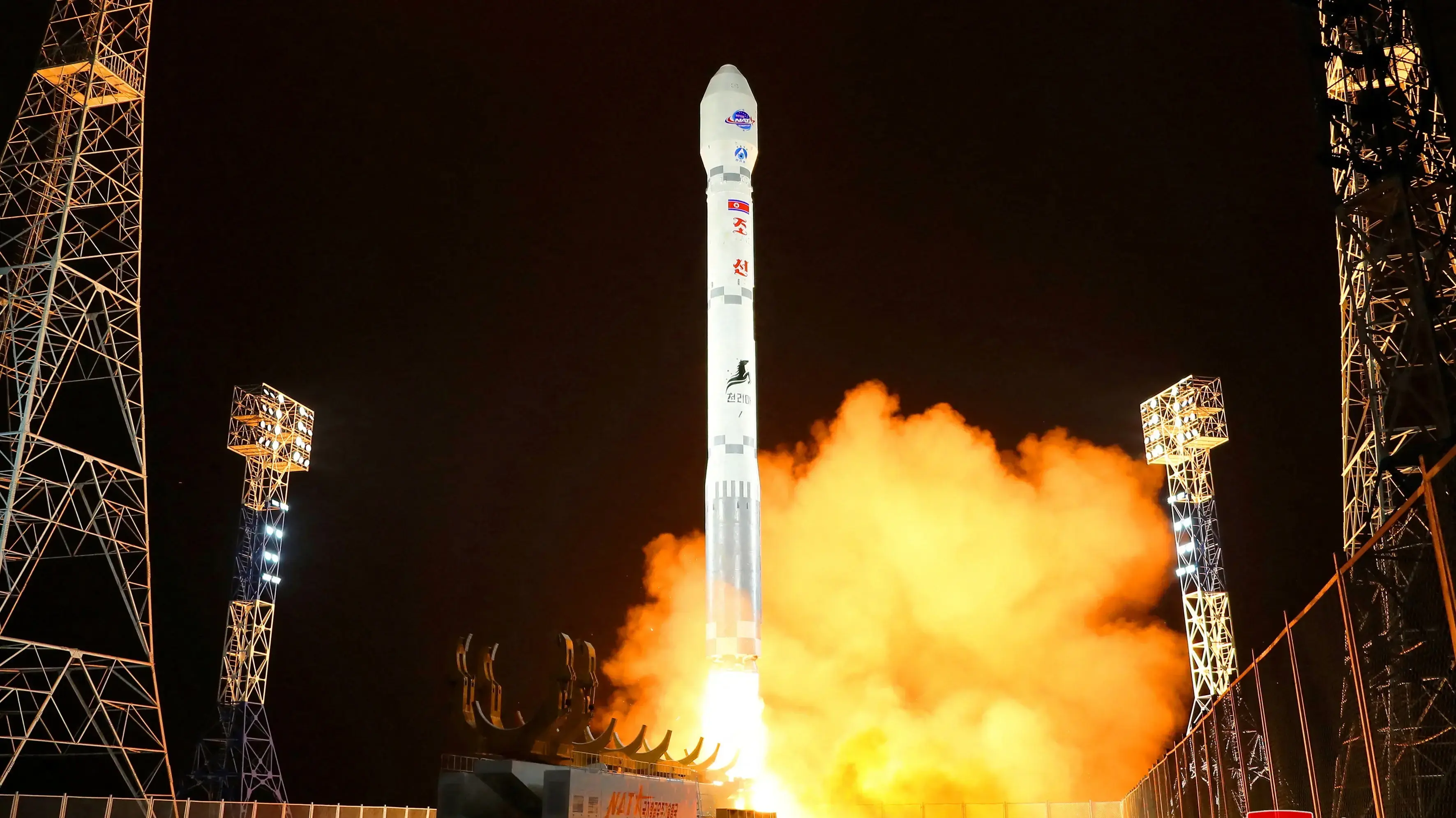 שיגור רקטה עם לוויין ריגול לחלל מבסיס בקוריאה הצפונית, 21 בנובמבר 2023 שיגור רקטה עם לוויין ריגול לחלל מבסיס בקוריאה הצפונית, 21 בנובמבר 2023
