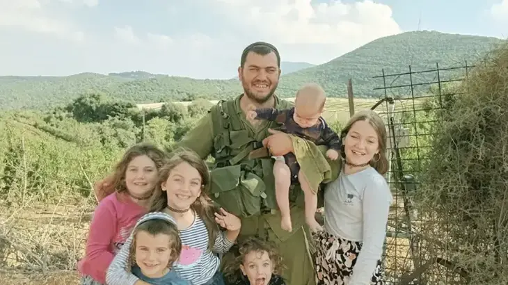יקיר וכטר ומשפחתו יקיר וכטר ומשפחתו