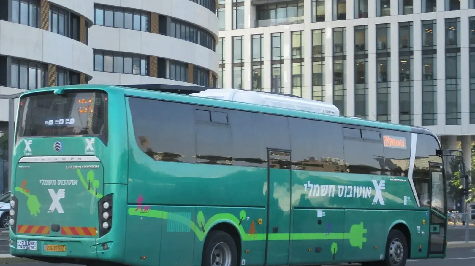 אוטובוס בין עירוני חשמלי מתוצרת גולדן דרגון אוטובוס בין עירוני חשמלי מתוצרת גולדן דרגון