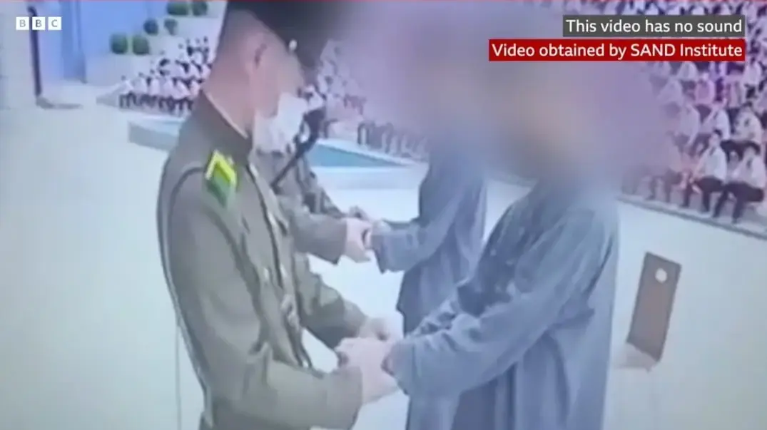 משפט פומבי של נערים בקוריאה הצפונית משפט פומבי של נערים בקוריאה הצפונית