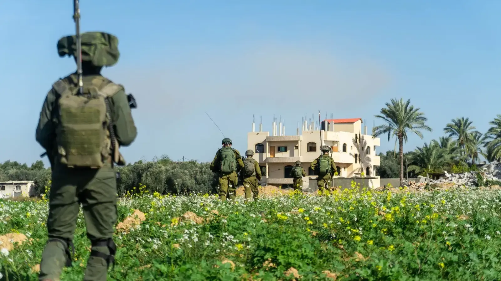 פעילות לוחמי צה"ל בשטח הרצועה פעילות לוחמי צה"ל בשטח הרצועה