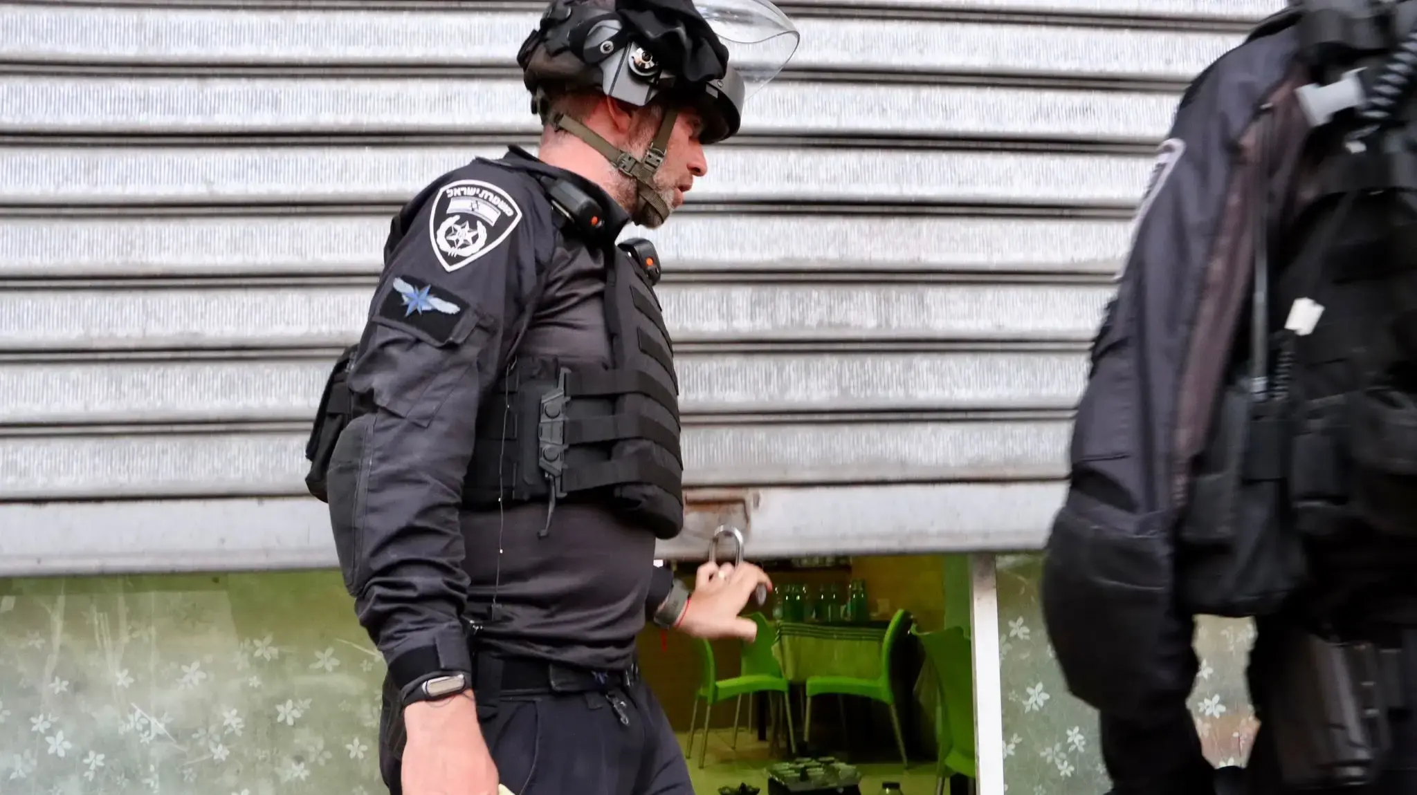 מעצרים שביצע כוח משימה משטרתי בחמארות בדרום תל אביב מעצרים שביצע כוח משימה משטרתי בחמארות בדרום תל אביב