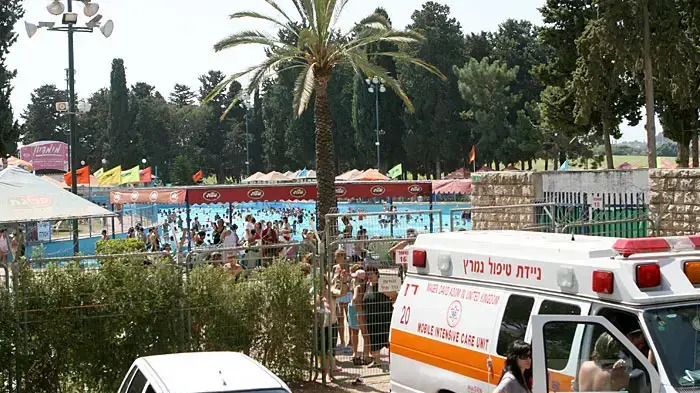 ניידת טיפול נמרץ במימדיון ניידת טיפול נמרץ במימדיון