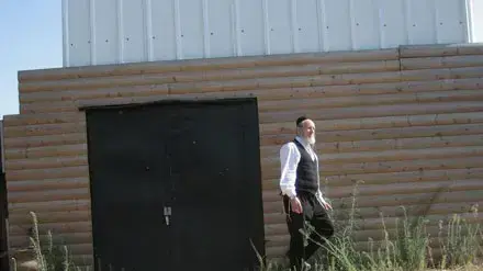 יהודה משי זהב פורץ למתקן לשריפת גופות יהודה משי זהב פורץ למתקן לשריפת גופות
