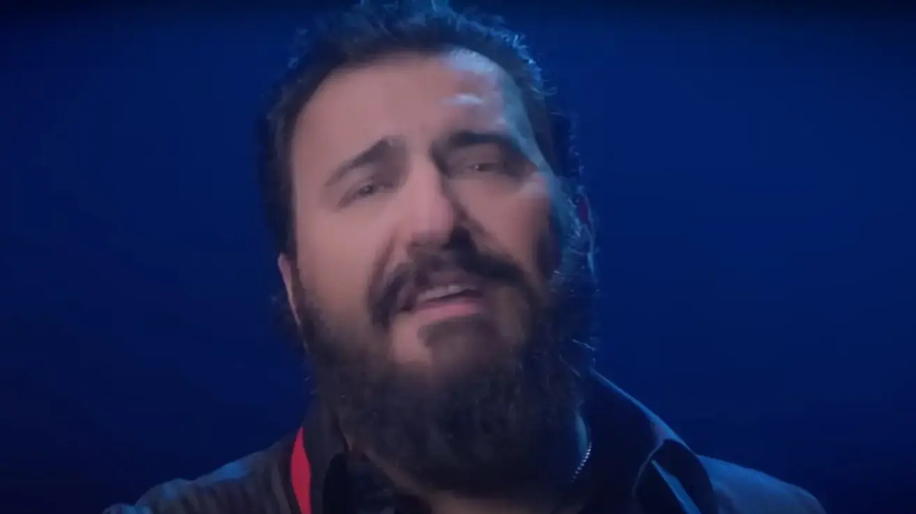 הזמר האירני דארה הזמר האירני דארה