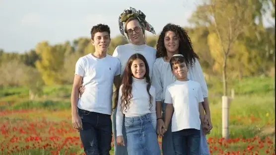 מיכל טויטו תושבת תקומה בעוטף עזה
מיכל טויטו תושבת תקומה בעוטף עזה