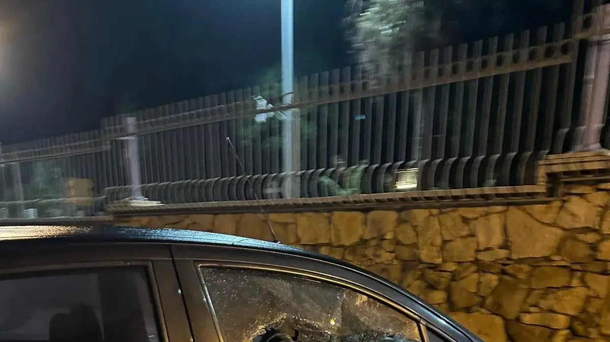 רכב שנפרץ על ידי גנבים בחיפה רכב שנפרץ על ידי גנבים בחיפה