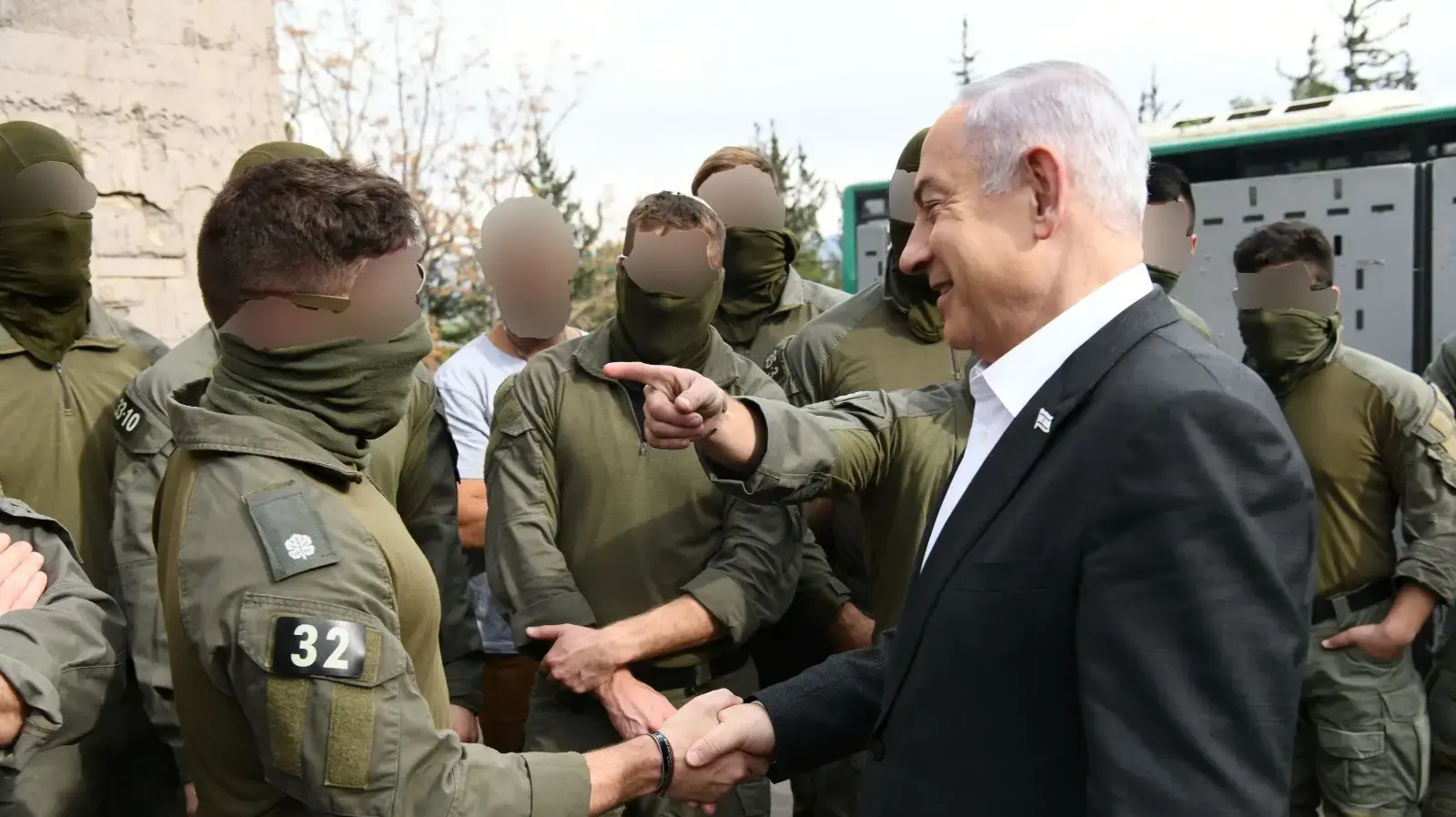ראש הממשלה בנימין נתניהו נפגש עם לוחמי הימ"מ שהחזירו במבצע חילוץ את שני החטופים משבי חמאס. 12 בפברואר 2024 ראש הממשלה בנימין נתניהו נפגש עם לוחמי הימ"מ שהחזירו במבצע חילוץ את שני החטופים משבי חמאס. 12 בפברואר 2024