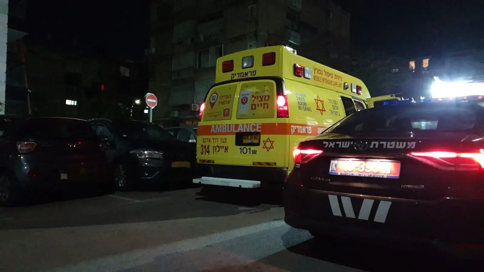 בת 72 נדקרה למוות בבת ים, בן זוגה הקשיש נלקח לחקירה. בת 72 נדקרה למוות בבת ים, בן זוגה הקשיש נלקח לחקירה.