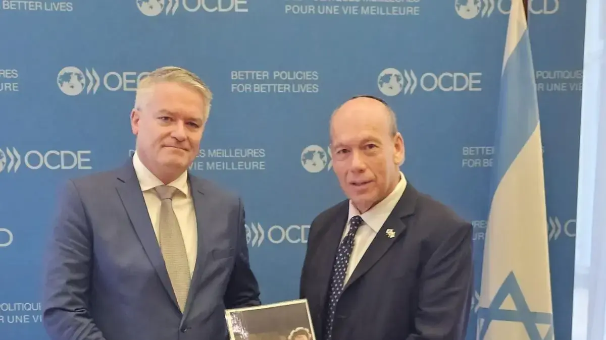מבקר המדינה מתניהו אנגלמן בפגישה מזכ"ל ה-OECD מתיאס קורמן מבקר המדינה מתניהו אנגלמן בפגישה מזכ"ל ה-OECD מתיאס קורמן