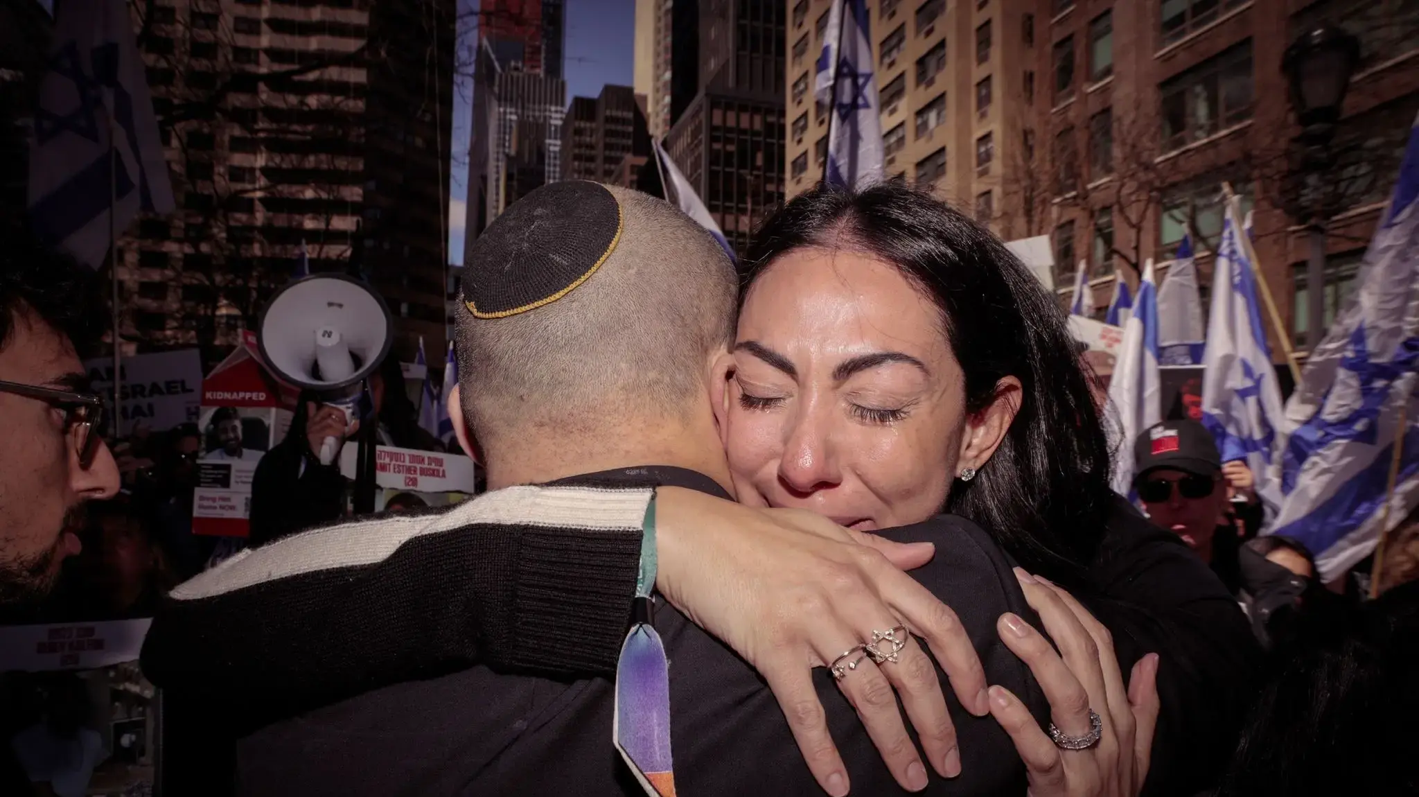ראש הממשלה לשעבר נפתלי בנט בעצרת משפחות החטופים באו"ם ראש הממשלה לשעבר נפתלי בנט בעצרת משפחות החטופים באו"ם