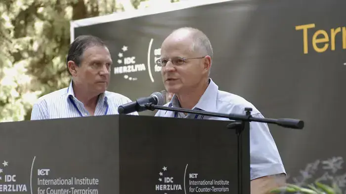 נועם שליט, אביו של החייל החטוף גלעד שליט במרכז הבינתחומי בהרצליה נועם שליט, אביו של החייל החטוף גלעד שליט במרכז הבינתחומי בהרצליה