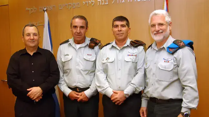 טקס חילופי סגן הרמטכל- מימין דן הראל סגן הרמטכל הנכנס טקס חילופי סגן הרמטכל- מימין דן הראל סגן הרמטכל הנכנס