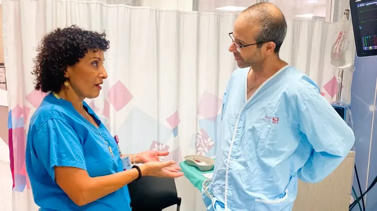 "כמובן שרצתי לפגוש אותו והיה מרגש מאוד". מיכל בן סימון עם דריו, האיש שהצילה את חייו בחדר הכושר "כמובן שרצתי לפגוש אותו והיה מרגש מאוד". מיכל בן סימון עם דריו, האיש שהצילה את חייו בחדר הכושר